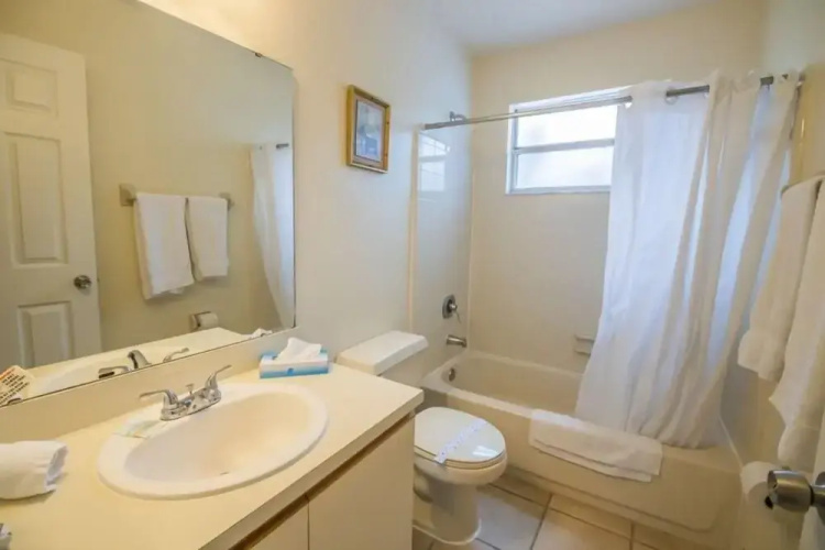 Dennis' Somerset Condo