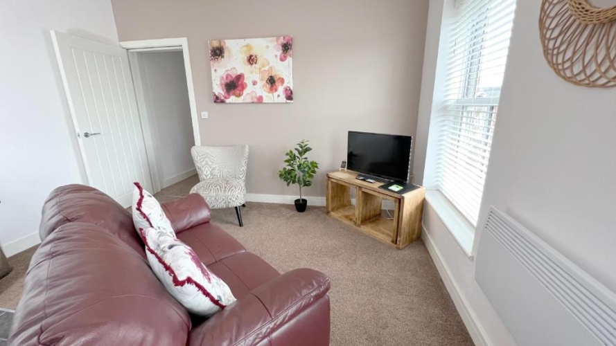 2 Bedrooms Apartment