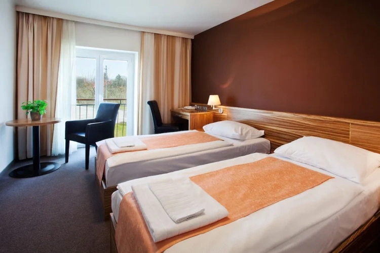 Standard Twin room with balcony
