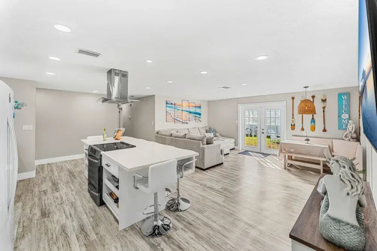 332 Formosa Drive