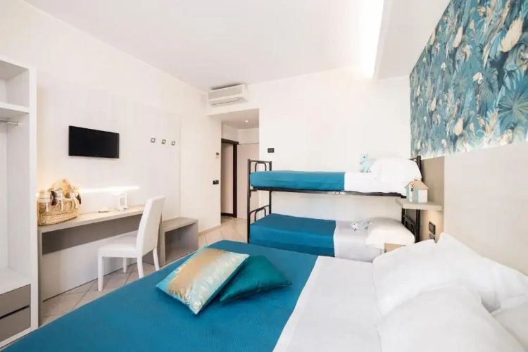 Standard Quadruple room