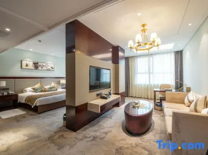 Deluxe Suite