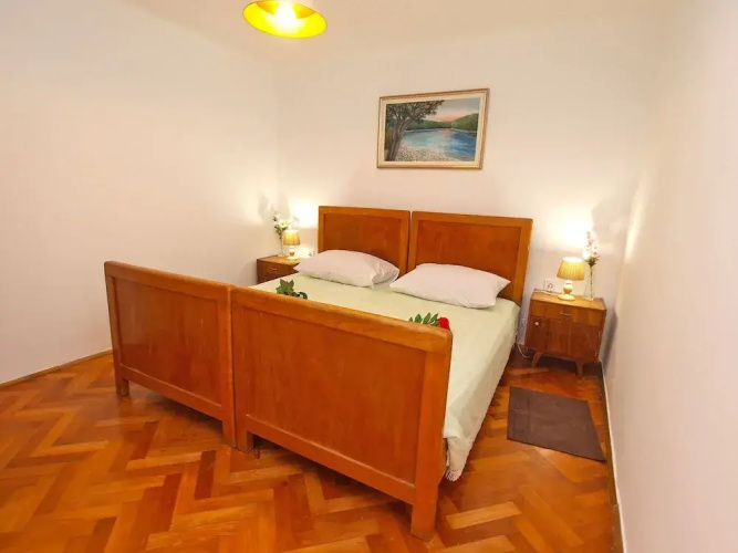 Apartment 1380