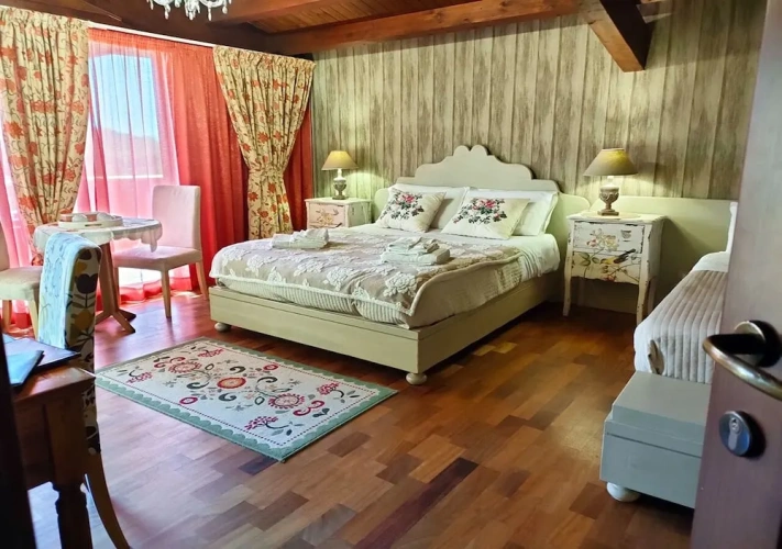 Suite with balcony