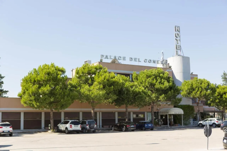 Hotel Palace Del Conero