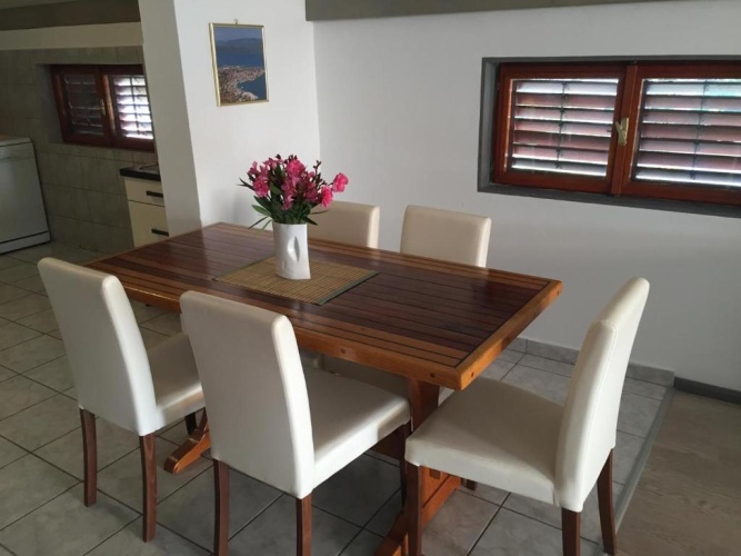 3 Bedrooms Apartment
