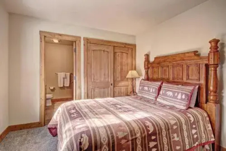 18 Autumn Brook Condo