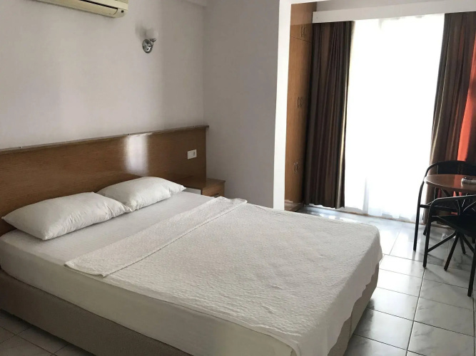 Cam Hotel