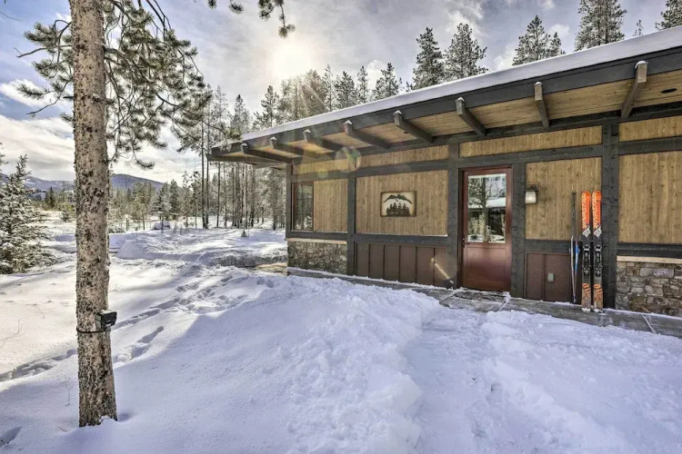 Cozy Fraser Cabin w/ Views & Moose Sightings!