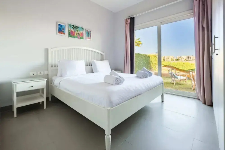 Xuru Stays I The 2bdr Warmhearted Waterside Apt