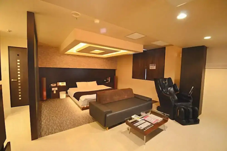 Hotel Let'S