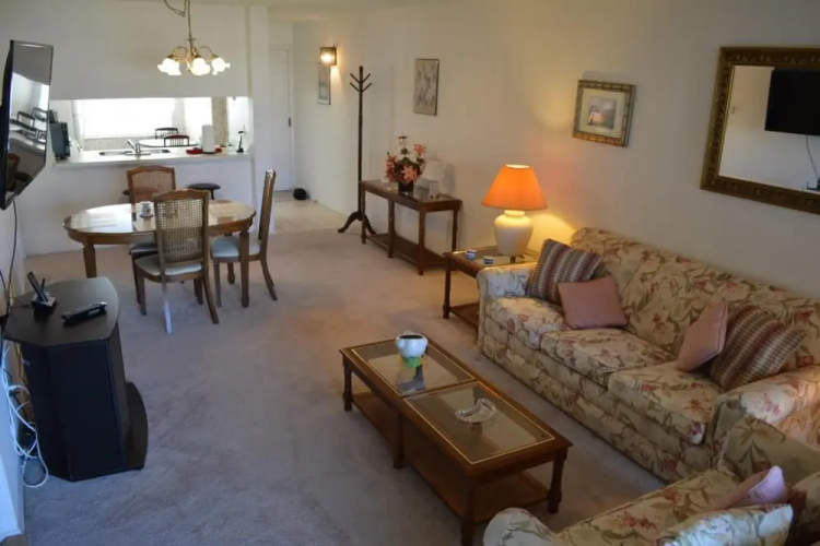 Beautiful 2 Bedroom 2 Bath Condominium