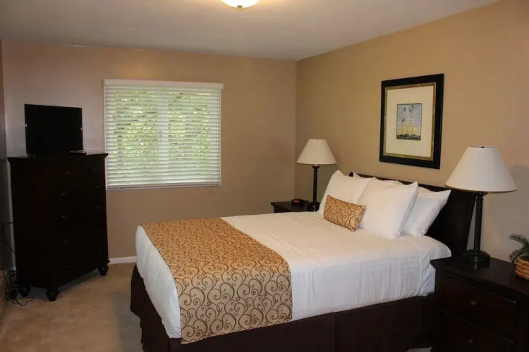 Rivertown Inn