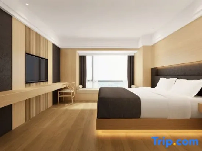 Deluxe Double room with city view