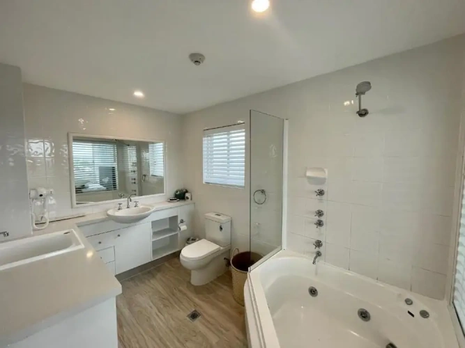 1 Bedroom Apartment with land view