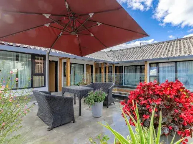 Inn Flora