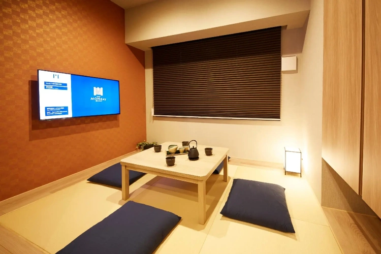Grand room