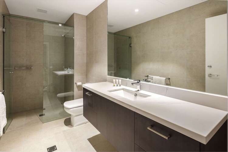 Quality Hotel LakesideOver view