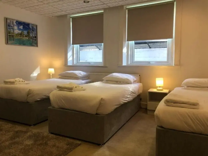 Standard Triple room