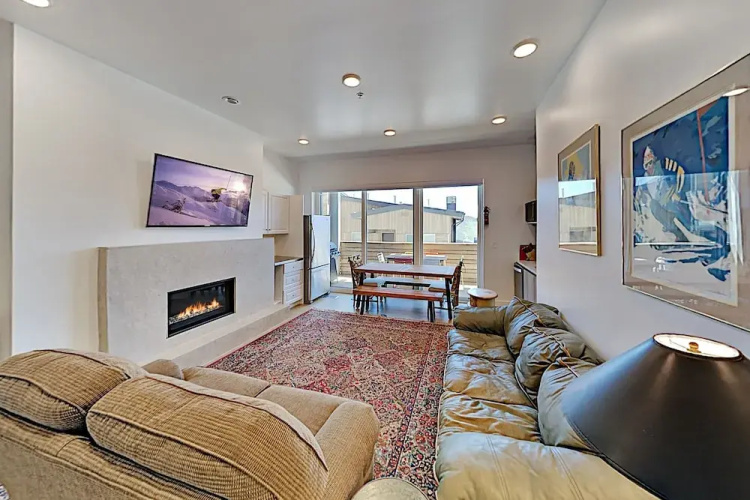 2752whmr 3 Bedroom Townhouse