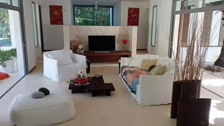 Villa Joyosa- Las Terrenas Beachfront Villa