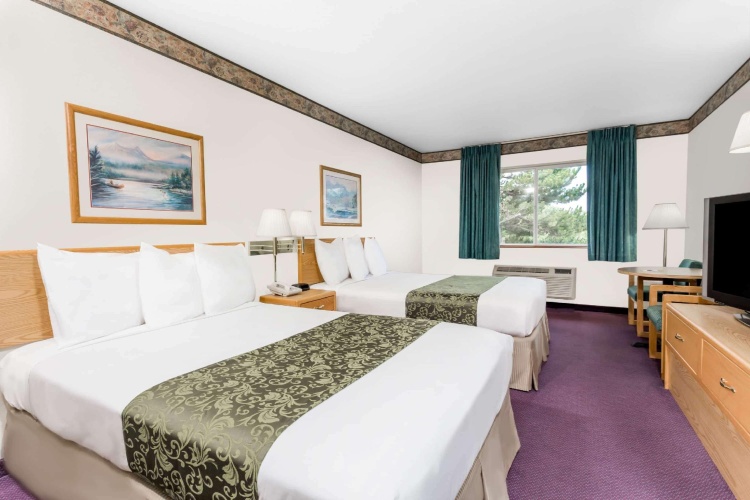 Standard Quadruple room