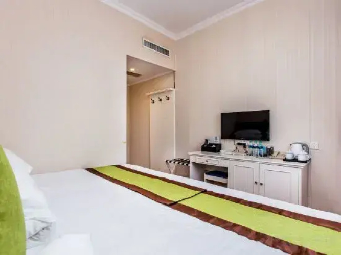 Chengde Mountain Villa Hotel (Guest Building)