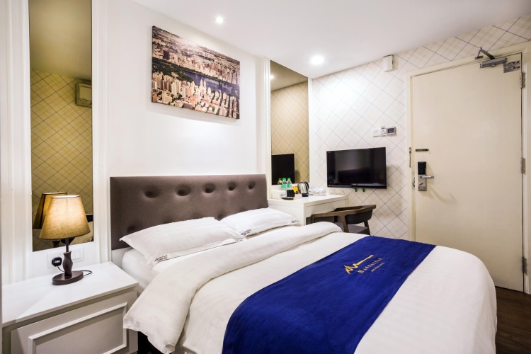 Deluxe No Window Double room