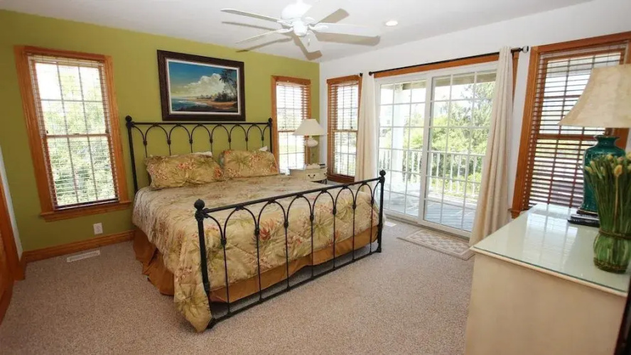 Flying Dutchman - 5 Br Home