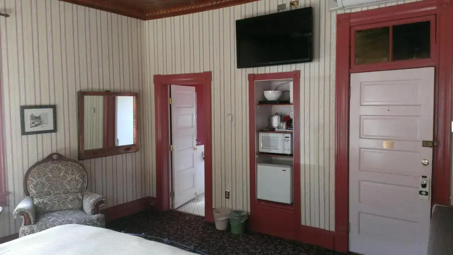 Connor Hotel