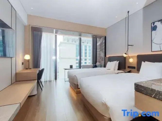 2 Bedrooms Standard Family room