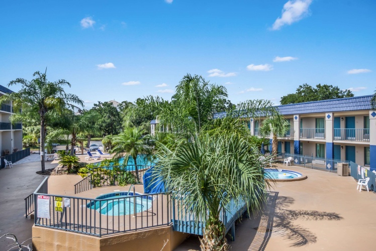 Clarion Inn & Suites photo 33