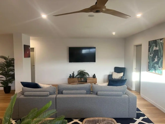 3 Bedrooms Apartment
