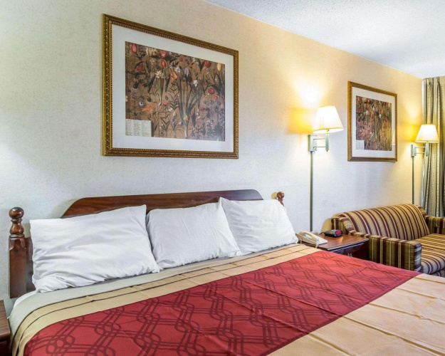 Econo Lodge Calhoun South