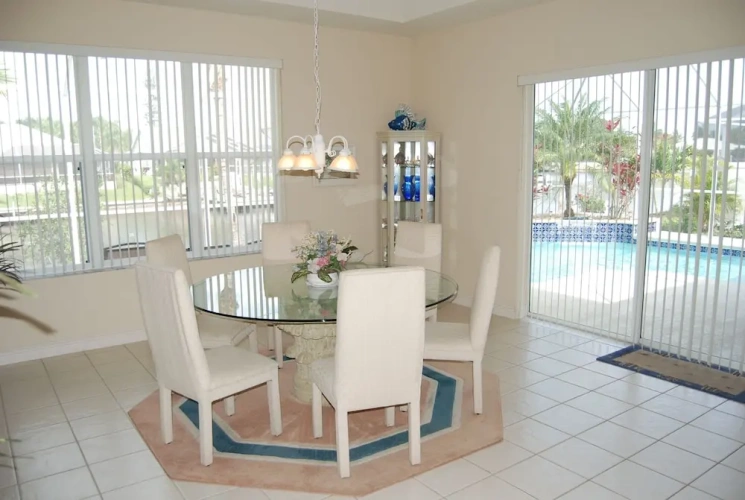3 Bedrooms Cottage with canal view