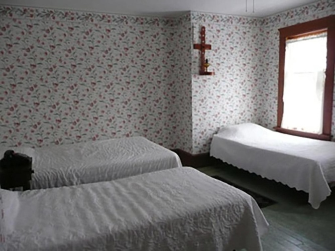 5 Bedrooms Cottage