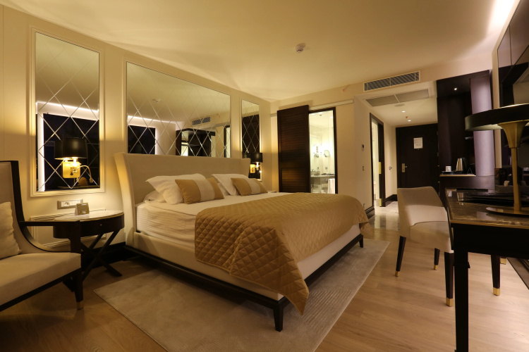 Charisma De Luxe Hotel