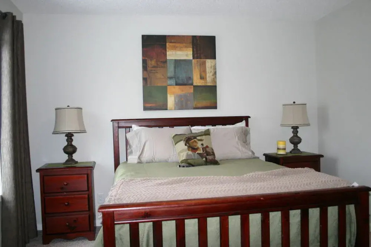 Mahogany Grove Inn and Suite