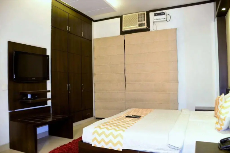 Cozy Inn by FabHotels