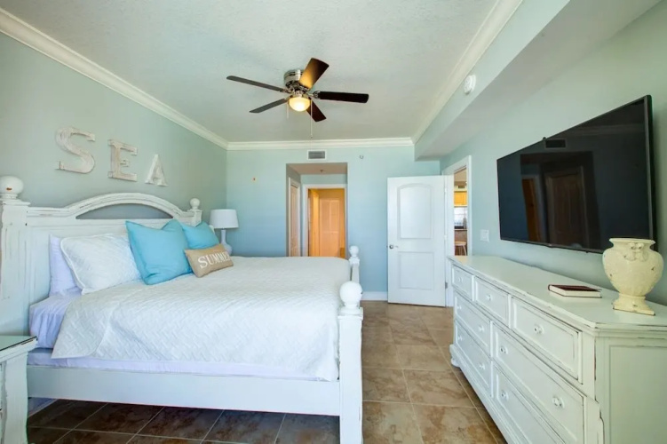 Azure 212 4 Bedroom Condo