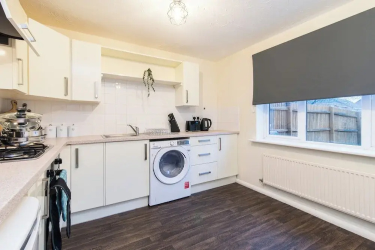 Coventry 3bedroom With Private Garden & Parking