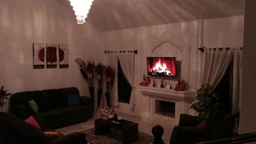 Lia Ajijic - Lakeside B&B