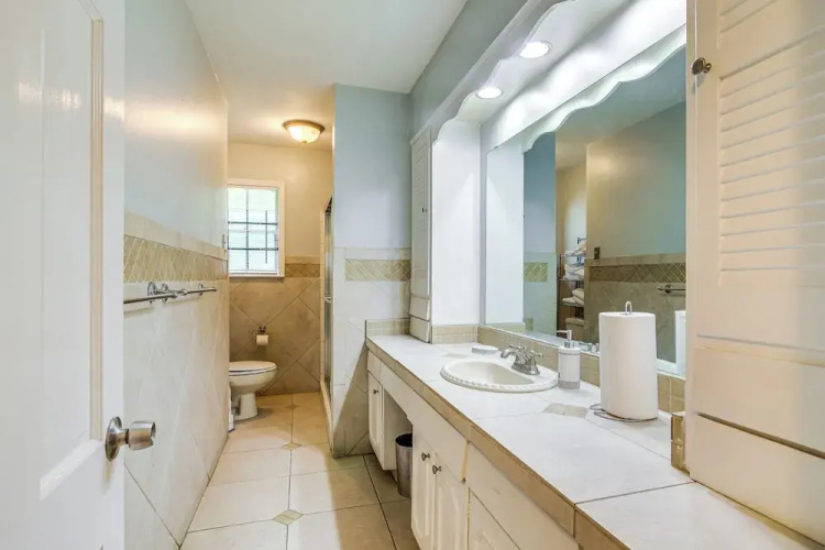 Walk to Graceland: Spacious Memphis Home!
