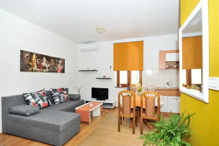 Apartment Doni
