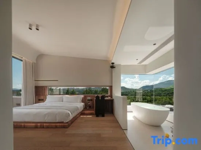 2 Bedrooms Villa