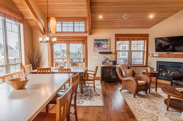 Lodges at Cannon Beach C2