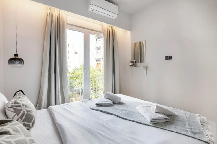 Bask - Chic 2 Bedroom Apt in Athens