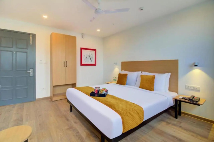 FabHotel Alpha Center