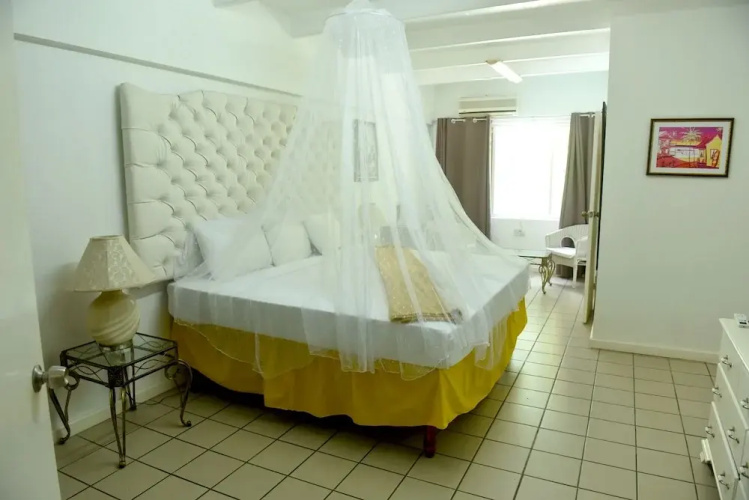 Pineapple Suites