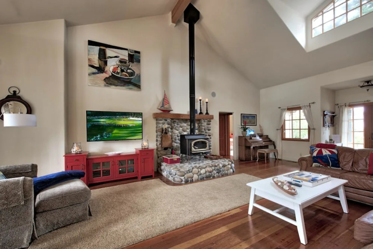 3718 Ocean Crest